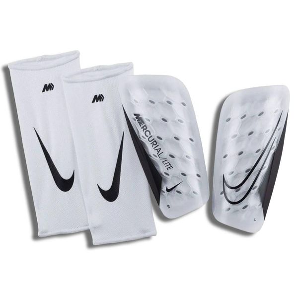 Ochraniacze piłkarskie Nike Mercurial Lite nagolenniki + skarpety kompresyjne. Białe skarpety Nike, bez wzorów. Za 145.10 zł.