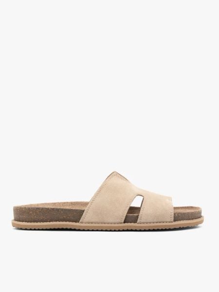 Beżowe klapki H. Brązowe klapki Ryłko, bez wzorów, ze skóry, z okrągłym noskiem, bez obcasa, na płaskiej podeszwie. Za 349.99 zł.