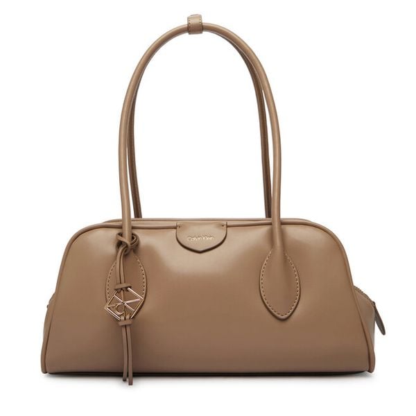 Torebka Calvin Klein. Brązowe torebki klasyczne Calvin Klein, bez wzorów, bez dodatków. Za 649.99 zł.