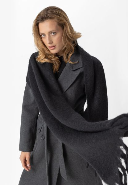 Długi, ciepły szal H-LASSI. Czarne szaliki Volcano, na zimę, bez wzorów, z dzianiny. Za 69.99 zł.