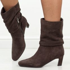 Brązowe skórzane botki damskie na szpilce Vinceza 91193. Brązowe botki VINCEZA, na jesień, bez wzorów, z jeansu, bez obcasa, na szpilce, bez zapięcia. Za 349.00 zł.