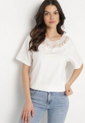 Biały T-shirt Oversize z Ozdobną Koronką i Perłami Elanoriel. Białe t-shirty Born2be, l, bez wzorów, z koronki, bez kołnierzyka, bez ramiączek. Za 34.99 zł.