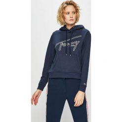 Tommy Jeans - Bluza. Czerwone bluzy Tommy Jeans, m, z aplikacjami, z bawełny, z kapturem. W wyprzedaży za 259.90 zł.