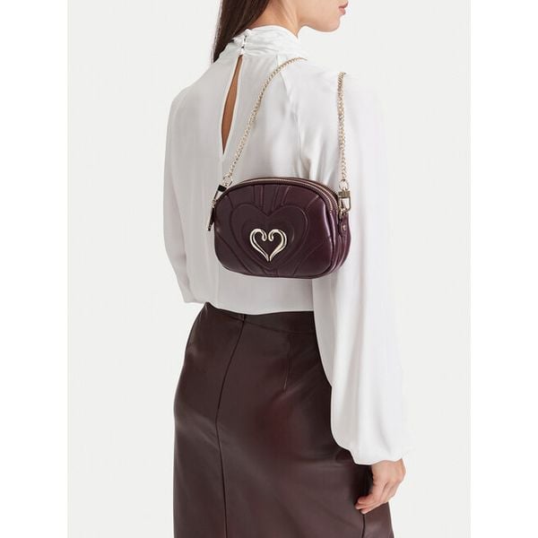 Torebka Eva Minge. Czerwone torebki klasyczne Eva Minge, bez wzorów, bez dodatków. Za 229.99 zł.