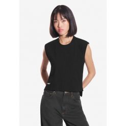Top sportowy damski Prosto Bamboo. Czarne koszulki sportowe Prosto, bez wzorów, bez ramiączek. W wyprzedaży za 117.99 zł.