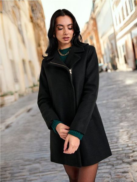 Płaszcz - czarny. Czarne płaszcze Sinsay, l, bez wzorów, bez kaptura. W wyprzedaży za 75.99 zł.