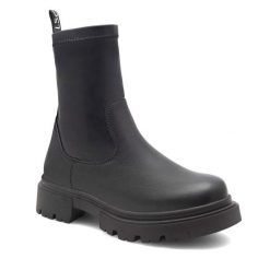 Botki Lasocki. Czarne botki Lasocki, bez wzorów, bez obcasa, na płaskiej podeszwie, bez zapięcia. Za 249.99 zł.