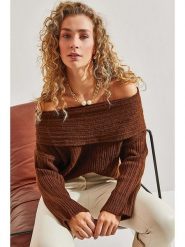 Bianco Lucci Sweter w kolorze brązowym rozmiar: onesize. Brązowe swetry Bianco Lucci, bez wzorów, bez ramiączek. Za 100.99 zł.