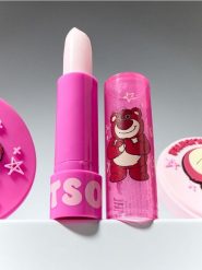 Balsam do ust o zapachu truskawki Toy story - różowy. Balsamy do ust Sinsay. Za 9.99 zł.