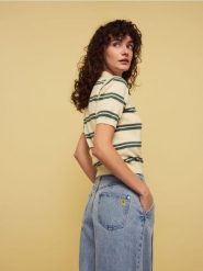 Jeansy wide leg z haftem - niebieski. Niebieskie jeansy Reserved, bez wzorów. W wyprzedaży za 99.99 zł.