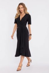 Elegancka sukienka ołówkowa kopertowa z wiązaniem czarna. Czarne sukienki MOE, m, bez wzorów, z dzianiny, eleganckie, z asymetrycznym kołnierzem, bez ramiączek, midi, asymetryczne. Za 319.00 zł.