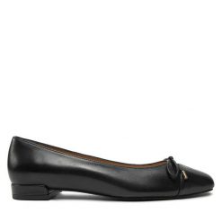 Baleriny Stuart Weitzman. Czarne baleriny Stuart Weitzman, bez wzorów, bez obcasa. Za 789.99 zł.