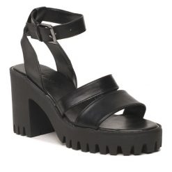 Sandały Jenny Fairy. Czarne sandały Jenny Fairy, bez wzorów, bez obcasa, na słupku, bez zapięcia. Za 139.99 zł.