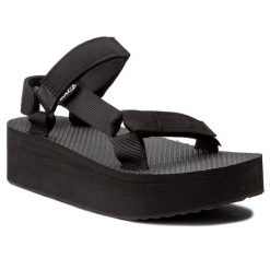 Sandały Teva. Czarne sandały Teva, bez wzorów, bez obcasa, na koturnie, bez zapięcia. Za 349.99 zł.
