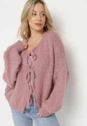 Różowy Kardigan Oversize z Wełną Zdobiony Kokardkami Eleathalie. Czerwone kardigany Born2be, z aplikacjami, z jeansu. Za 139.99 zł.