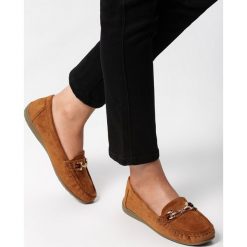 Camelowe Mokasyny Chelsea. Mokasyny Born2be, na lato, bez wzorów, bez obcasa. Za 69.99 zł.