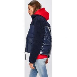 Tommy Jeans - Kurtka. Niebieskie kurtki Tommy Jeans, l, bez wzorów, z elastanu, bez kaptura. W wyprzedaży za 569.90 zł.