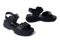 RIEKER 66680-00 black, sandały damskie. Czarne sandały Rieker, bez wzorów, bez obcasa, bez zapięcia. Za 319.90 zł.