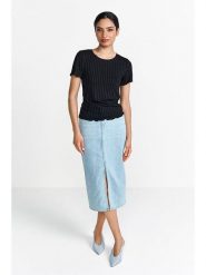 Rich & Royal Koszulka w kolorze czarnym rozmiar: M. Czarne bluzki Rich & Royal, m, bez wzorów, bez kołnierzyka, bez ramiączek. Za 140.53 zł.