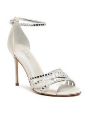 Sandały Guess. Czarne sandały Guess, z aplikacjami, bez obcasa, na słupku, bez zapięcia. Za 529.99 zł.