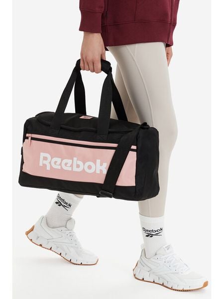 Reebok Torba weekendowa CWBEO-RBK-P-005-08 Czarny. Czarne torby podróżne Reebok, bez wzorów, z materiału, bez dodatków. Za 129.99 zł.