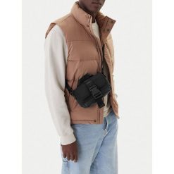 Saszetka Hunter. Czarne torby na ramię Hunter, bez wzorów, młodzieżowe, bez dodatków. Za 129.99 zł.