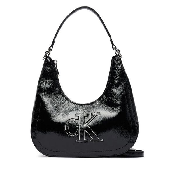 Torebka Calvin Klein. Czarne torebki klasyczne Calvin Klein, bez wzorów, bez dodatków. Za 409.99 zł.