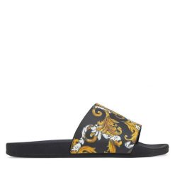 Klapki Versace Jeans Couture. Czarne klapki Versace Jeans Couture, bez wzorów, z jeansu, bez obcasa. Za 219.99 zł.