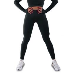 Techniczne legginsy z efektem push-up i idealną sylwetką. Czarne legginsy R-EVENGE, m, bez wzorów, z elastanu. Za 233.89 zł.