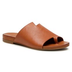 Japonki Piazza. Brązowe klapki Piazza, bez wzorów, bez obcasa. Za 219.99 zł.