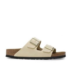 Klapki damskie Birkenstock Arizona. Brązowe klapki Birkenstock, bez wzorów, z materiału, bez obcasa. Za 766.00 zł.