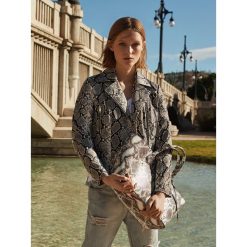 TOREBKA DAMSKA. Brązowe shopper TOP SECRET, bez wzorów, ze skóry ekologicznej, eleganckie, do ręki, bez dodatków. W wyprzedaży za 59.99 zł.