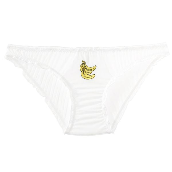 Figi z haftem owocowym z delikatnego materiału Anjana. Białe figi Intica, s, bez wzorów, ze skóry. W wyprzedaży za 59.00 zł.