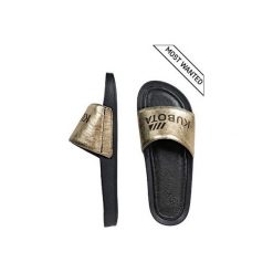 Klapki Kubota Premium Glow Gold. Żółte klapki Kubota, bez wzorów, ze skóry, bez obcasa. Za 159.99 zł.