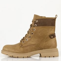 Beżowe botki damskie M.Daszyński 2501-3. Brązowe botki M.Daszyński, na jesień, bez wzorów, z jeansu, z okrągłym noskiem, bez obcasa, na obcasie, bez zapięcia. Za 199.00 zł.