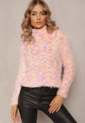 Różowo-Żółty Wełniany Sweter z Golfem z Puchatej Dzianiny Wilciem. Czerwone golfy Renee, bez wzorów, z dzianiny, bez ramiączek. W wyprzedaży za 47.99 zł.