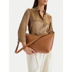 Torebka GINO ROSSI. Brązowe torebki klasyczne Gino Rossi, bez wzorów, bez dodatków. Za 199.99 zł.