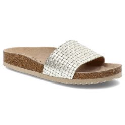 Srebrne Klapki Yokono Eleganckie Skórzane Buty Damskie. Szare klapki Yokono, bez wzorów, bez obcasa. Za 109.00 zł.