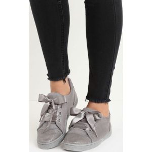 Szare Trampki Pumplike. Szare trampki Born2be, bez wzorów, z satyny, bez zapięcia. Za 29.99 zł.