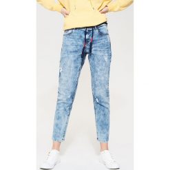 Jeansy girlfriend - Niebieski. Jeansy House. Za 129.99 zł.