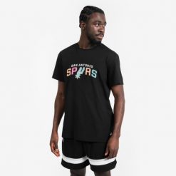 Koszulka do koszykówki unisex Tarmak NBA TS 900 San Antonio Spurs. Czarne bluzki TARMAK, xl, bez wzorów, z bawełny, sportowe, bez kołnierzyka, bez ramiączek. Za 79.99 zł.