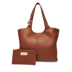 Torebka Coccinelle. Brązowe torebki klasyczne Coccinelle, bez wzorów, bez dodatków. Za 1,399.00 zł.