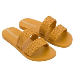 Klapki basenowe damskie Ipanema Renda II. Żółte klapki Ipanema, bez wzorów, z jeansu, bez obcasa. Za 55.99 zł.