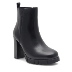 Botki Lasocki. Czarne botki Lasocki, bez wzorów, bez obcasa, na słupku, bez zapięcia. Za 329.99 zł.