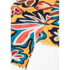 Parfois - Szal Pleated Floral. Szaliki Parfois, bez wzorów, z poliesteru. W wyprzedaży za 49.90 zł.