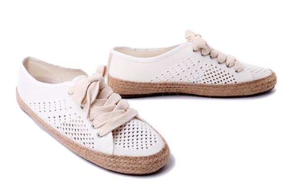 EMU AUSTRALIA Agonis Mac W12469 coconut/blanc coco, półbuty/espadryle damskie. Brązowe espadryle EMU Australia, bez wzorów, bez obcasa, bez zapięcia. Za 339.90 zł.