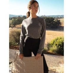 Sweter z dzianiny z logo dla kobiet PS of Sweden. Szare swetry PS OF SWEDEN, na zimę, bez wzorów, z dzianiny, bez ramiączek. Za 570.50 zł.