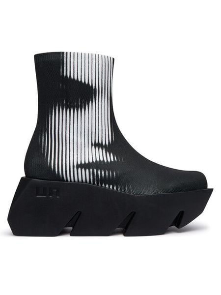 United Nude Botki Bull Canvas LO 11023510202 Czarny. Czarne botki United Nude, bez wzorów, z materiału, bez obcasa, na koturnie, bez zapięcia. Za 1,189.00 zł.