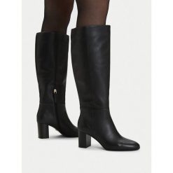 Kozaki GINO ROSSI. Czarne kozaki Gino Rossi, bez obcasa, na słupku, bez zapięcia. Za 399.99 zł.
