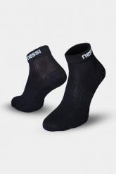 Bezszwowe skarpety oddychające Nessi Sportswear. Czarne skarpety NESSI SPORTSWEAR, bez wzorów, z bawełny. Za 59.90 zł.